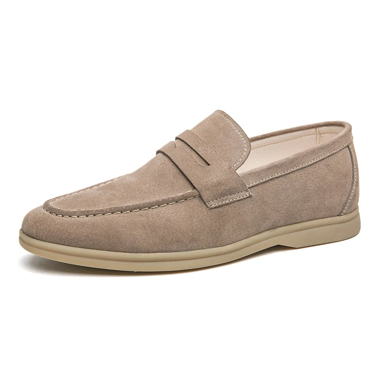 Mocassins en daim de vache beige pour homme style old money