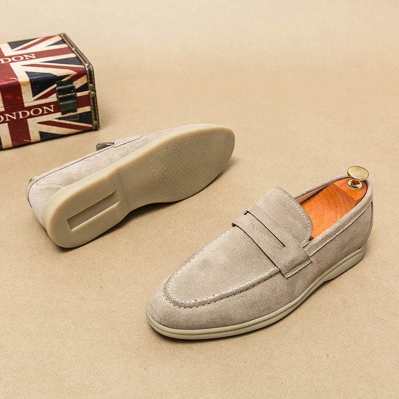 Mocassins en daim de vache beige pour homme style old money