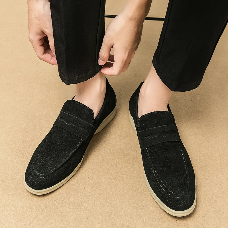 Mocassins en daim de vache noir pour homme style old money