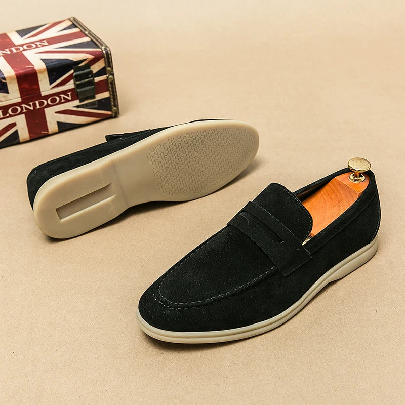 Mocassins en daim de vache noir pour homme style old money