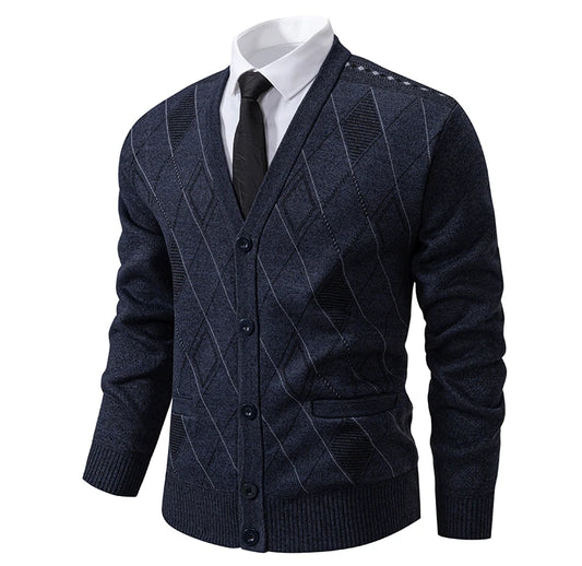 Cardigan BENEDICT gris foncé avec col V, gilet homme chic en laine et polyester, parfait pour une allure décontractée mais élégante.