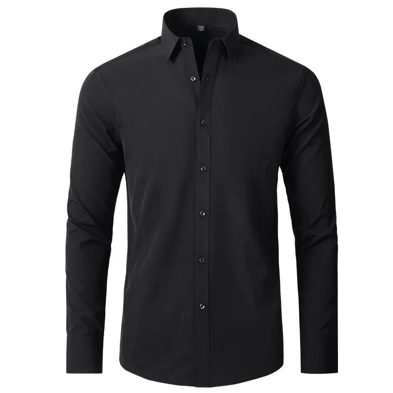 Chemise habillée minimaliste, coloris noir, coupe ajustée, chic et élégante. Tissu lisse et respirant en polyester, nylon et élasthanne.