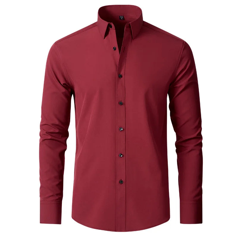 Vue détaillée de la chemise rouge, mettant en valeur sa coupe ajustée et son tombé naturel.