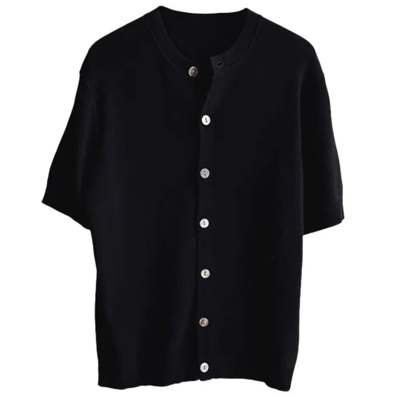 Chemise noire manches courtes en tricot ajusté, élégance old money homme zoom détails de qualité