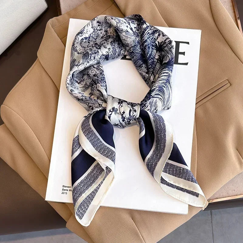 Foulard vintage en satin bleu marine et blanc avec imprimé rétro.