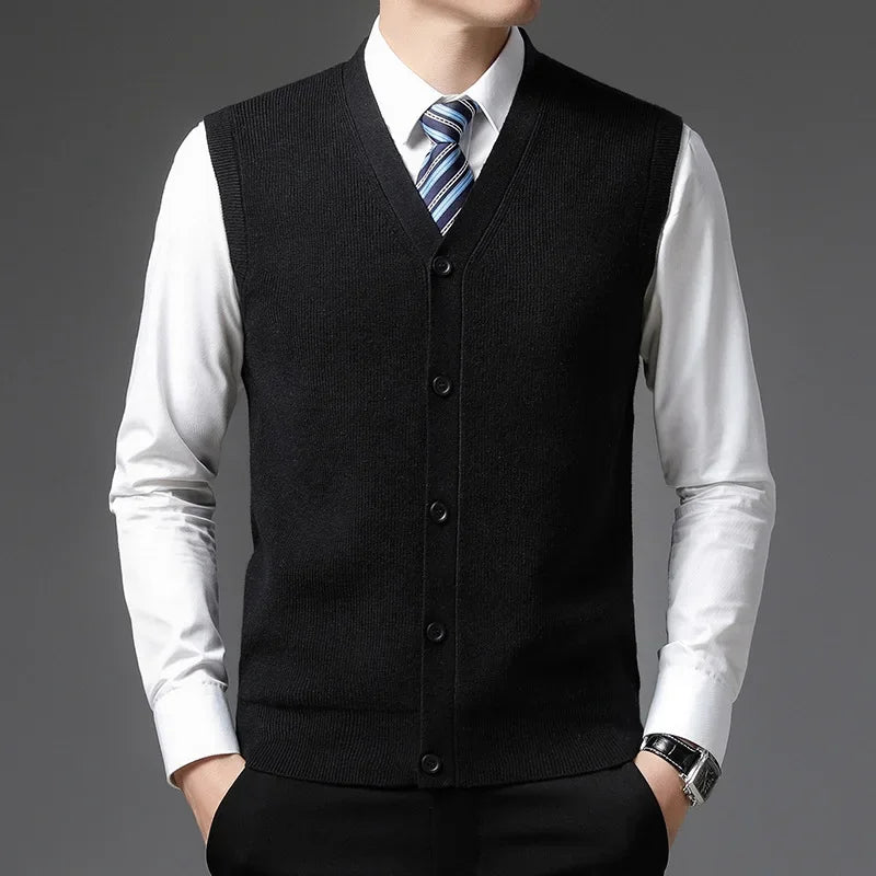 Gilet élégant pour homme GARETH en laine de haute qualité, noir sans manches, structuré et élégant, inspiré du style Old Money.