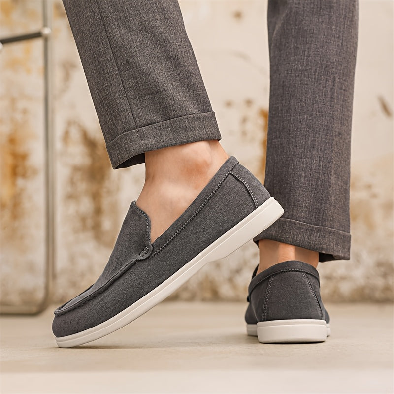 Mocassins gris en daim haut de gamme, pour un look old money