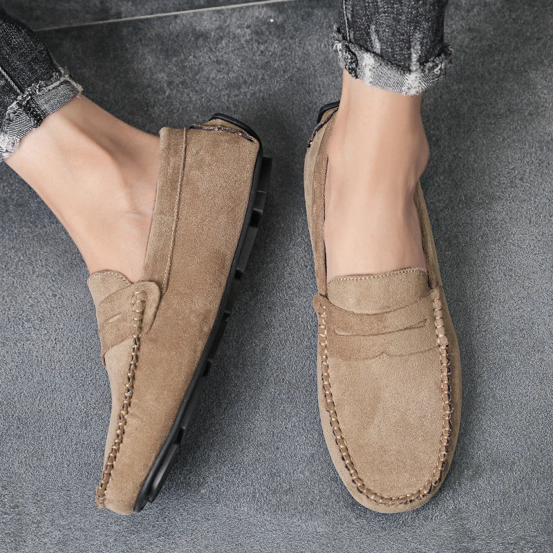 Mocassins écru en daim pour homme semelle souple