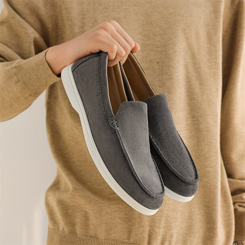 Mocassins gris en daim haut de gamme, pour un look old money