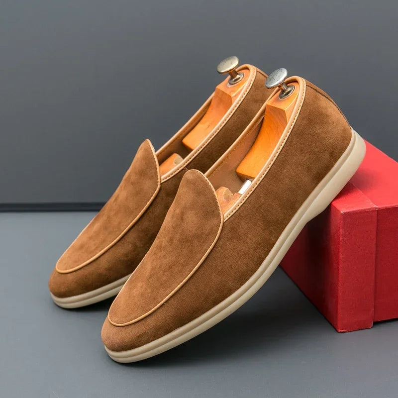 Mocassins marrons plat en daim de vache pour homme style old money