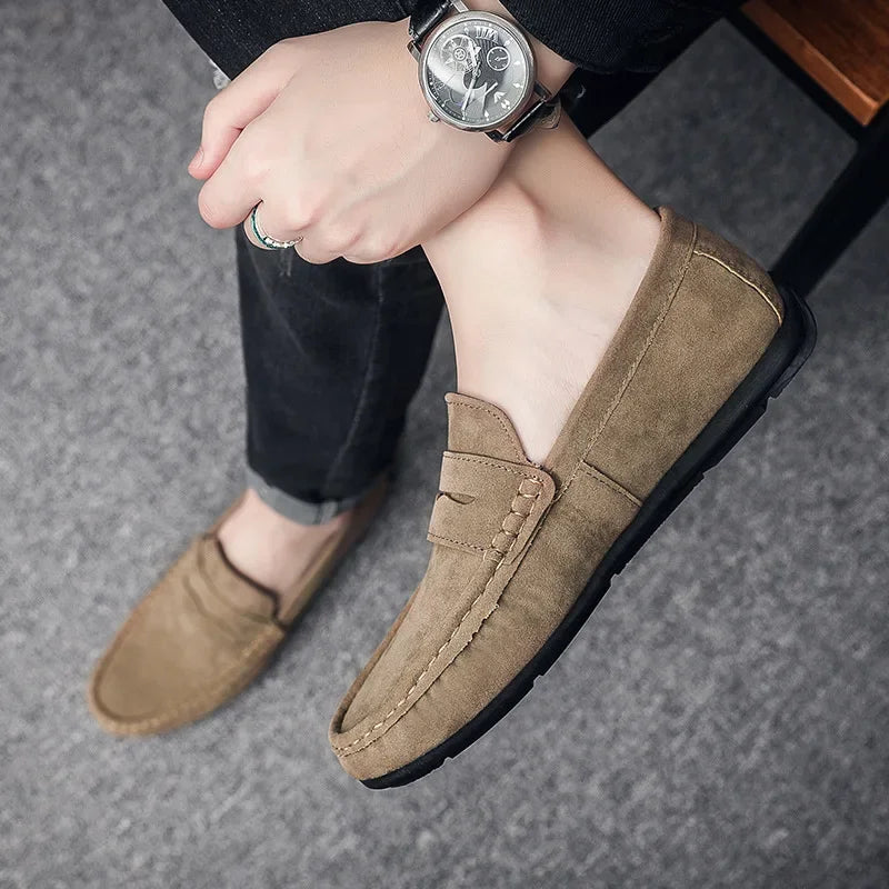 Chaussures crème homme style mocassins, souples, respirantes, confort décontractées, portées