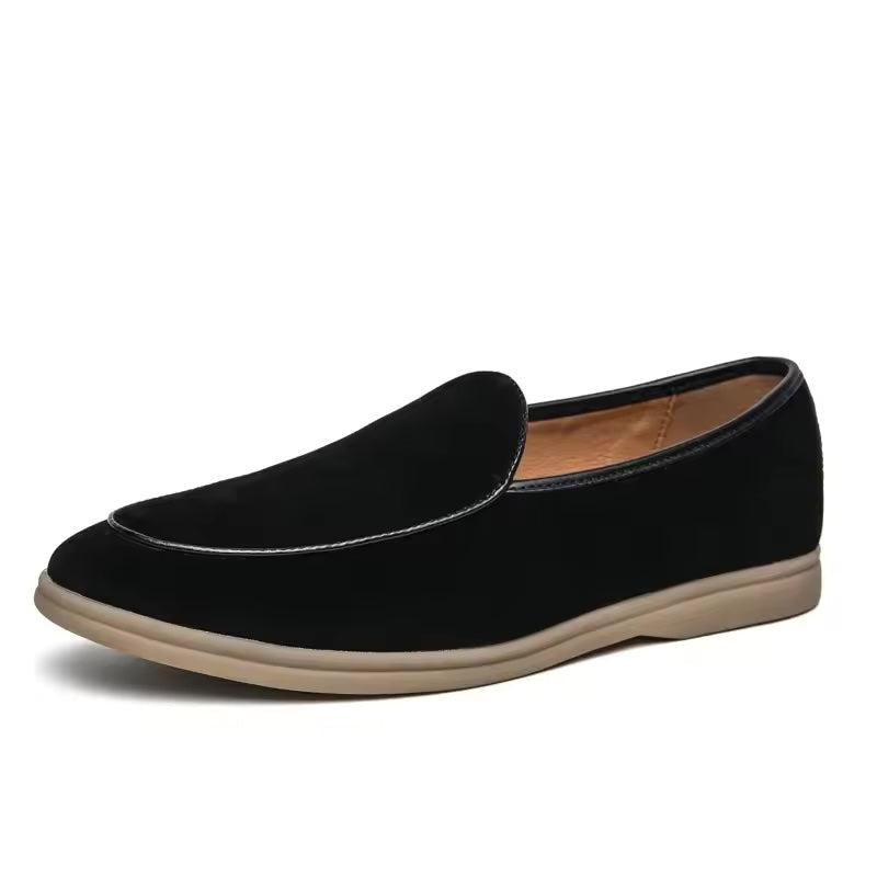 Mocassins noirs plats en cuir de vache pour homme style old money