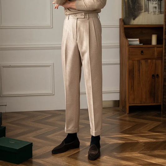 Pantalon BEAUREGARD beige classique, coupe italienne élégante en laine et taille haute boutonnée