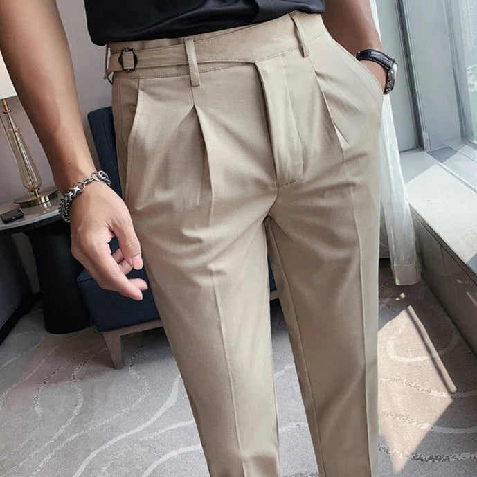 Look Old Money : pantalon DRAYTON beige ajusté avec pli net et allure élégante