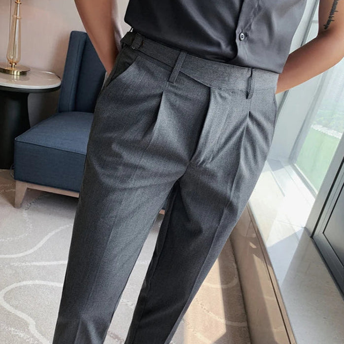 Pantalon DRAYTON gris extensible avec taille moyenne et ceinture ajustable