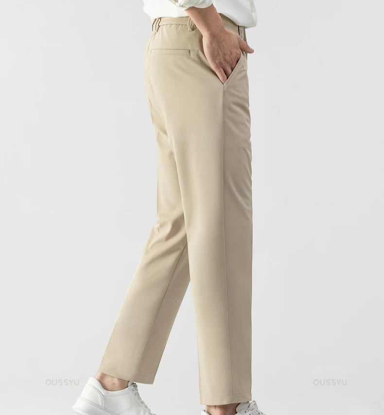 Poches latérales du pantalon VAUBERT beige, fonctionnalité et discrétion