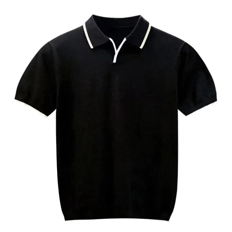Polo noir slim fit en laine pour homme, confort et élégance à l’anglaise, coupe ajustée et style raffiné.