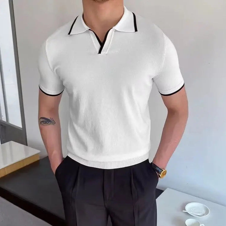 Polo slim fit blanc en laine pour homme, confort optimal et élégance à l’anglaise, parfait pour un look moderne et sophistiqué