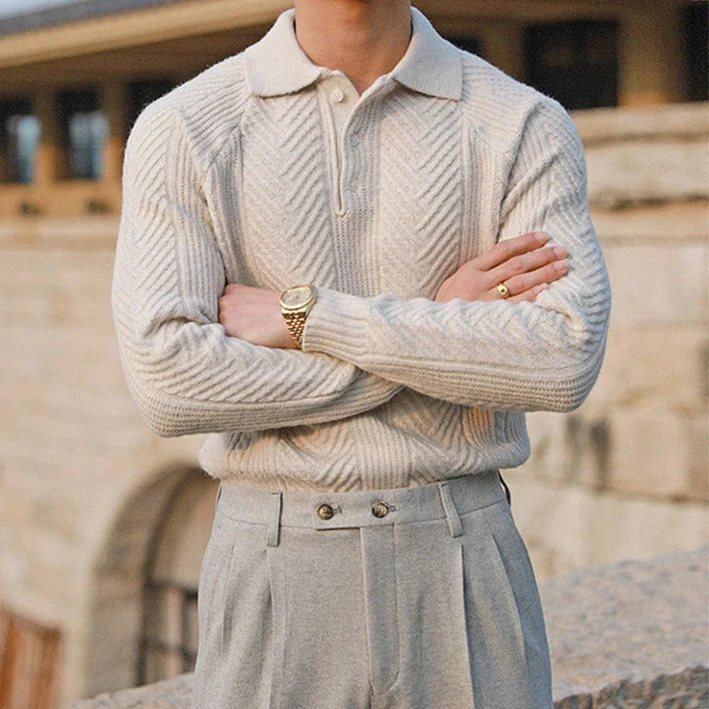 Pull LUCIAN beige avec tricot texturé en laine, col boutonné et coupe élégante pour un style classique et raffiné
