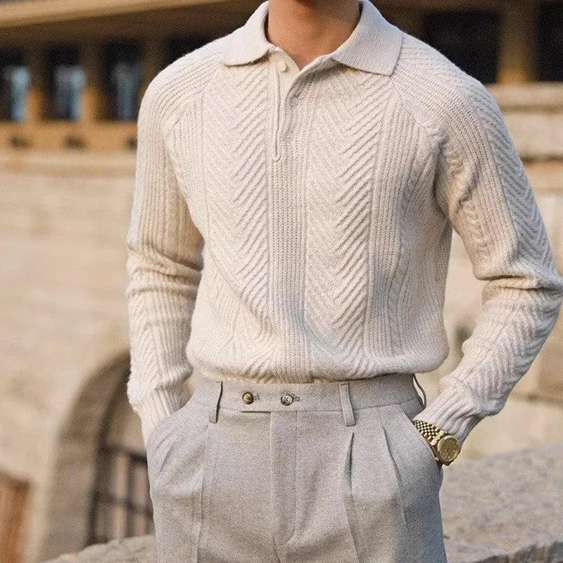 Pull LUCIAN en laine beige texturé avec col boutonné, coupe structurée et élégante, parfait pour un look sophistiqué et intemporel