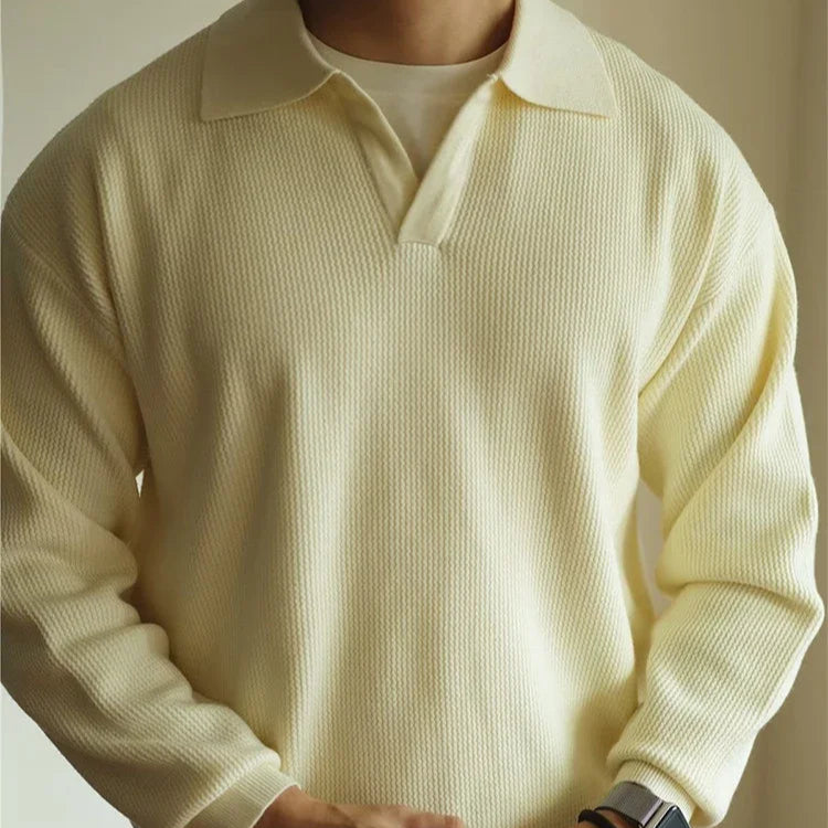 Pull ZACHARY beige avec col rabattu en tricot de laine et polyester, style vintage chic, parfait pour une tenue élégante.