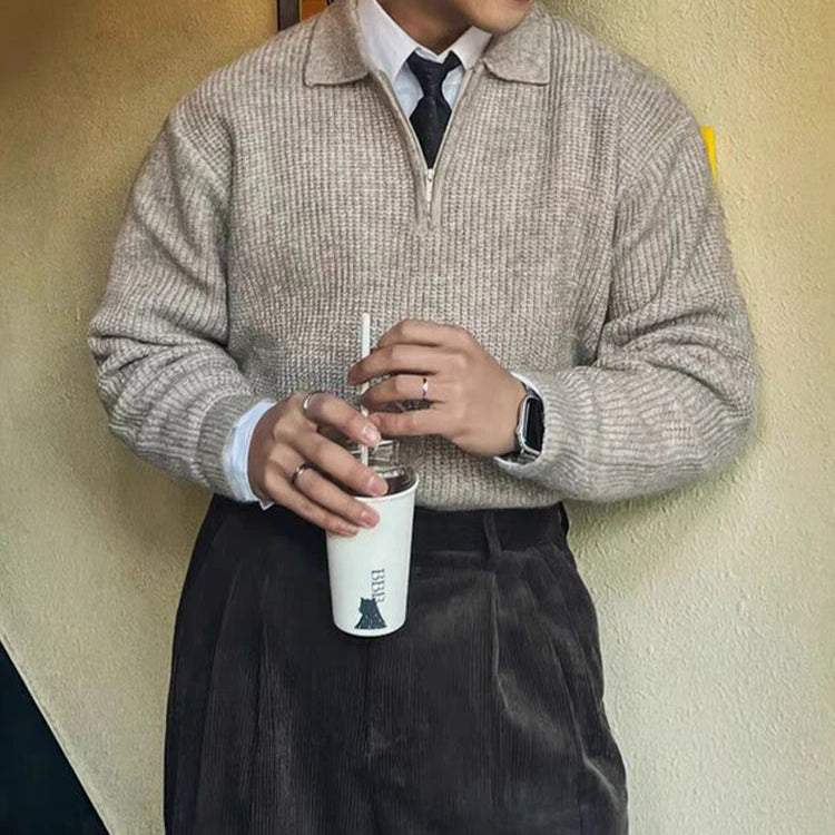 Pull HARVEY beige en laine premium, col zippé rabattu, une coupe équilibrée idéale pour un look à la fois décontracté et élégant.