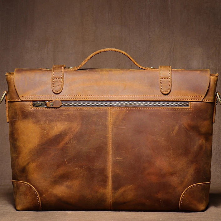 Sac porte-documents en cuir marron clair, vue arrière avec détails des coutures