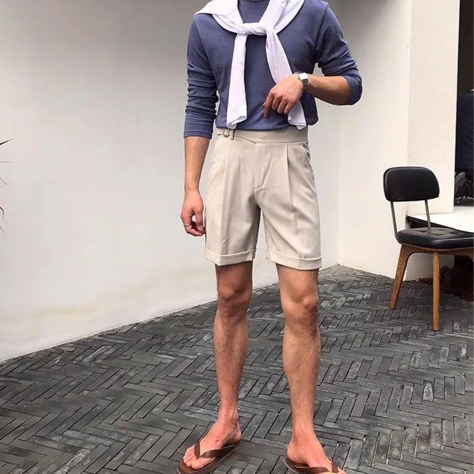 Short ARSÈNE beige pour homme, coupe italienne élégante et structurée. Un modèle habillé au charme discret, parfait pour les beaux jours.