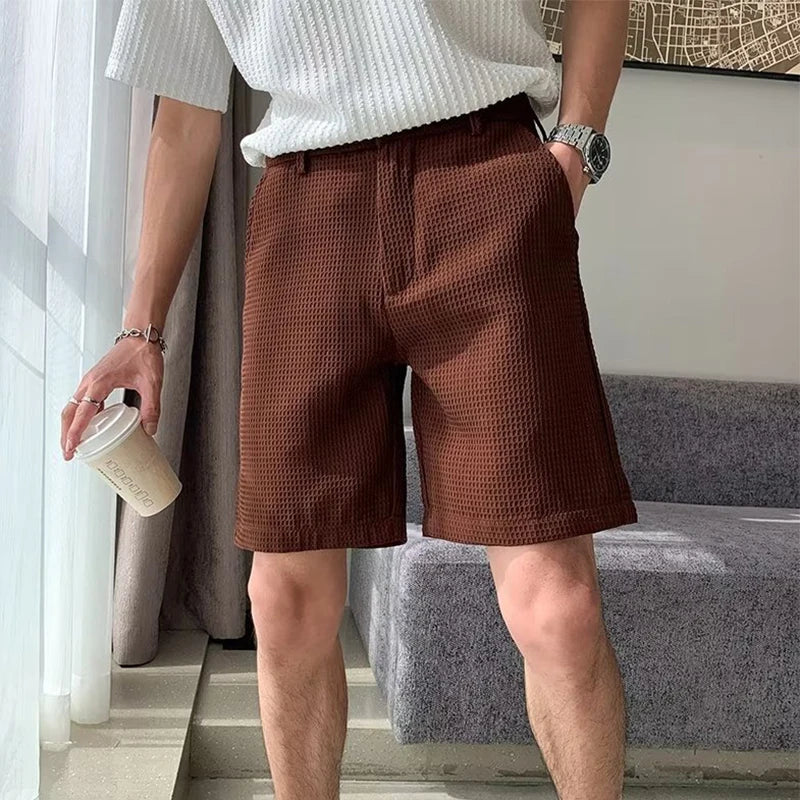Short BASIL homme marron – Style vintage italien, matière gaufrée originale, coupe droite confortable pour un été distingué