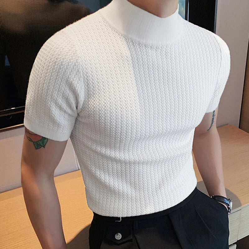 T-shirt pull blanc en tricot, col montant et coupe slim élégante