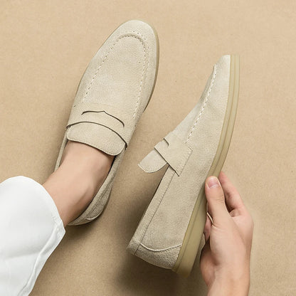 Mocassins en daim de vache noir pour homme style old money  