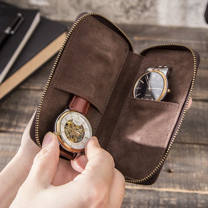 Démonstration de la boîte à montres en cuir marron rustique, avec 2 compartiments et fermeture éclair pour une protection optimale