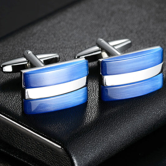 Boutons de manchette en métal argenté et bleu rectangulaire, style professionnel, idéal pour une réunion d’affaires