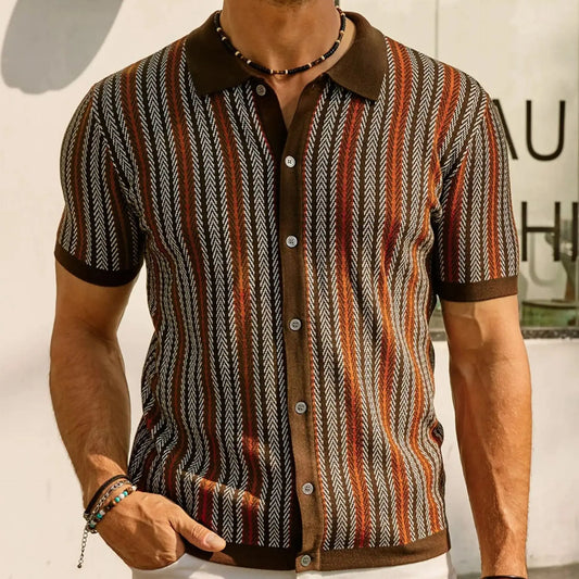 Chemise tricôtée à rayures jacquard élégante et texturée pour un look rétro et sophistiqué