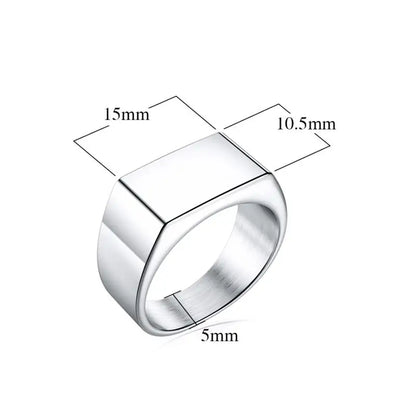 Bijou masculin en acier inoxydable, chevalière argentée à l’élégance intemporelle.