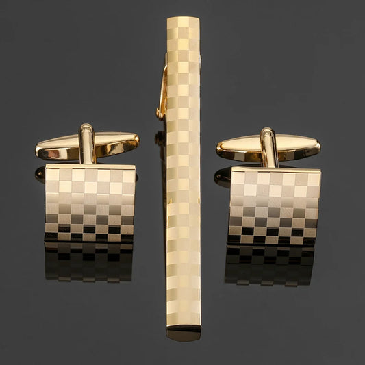 Ensemble boutons de manchette et pince à cravate élégants, carrés, plaqué or, quadriller, accessoire parfait pour une réunion d’affaires
