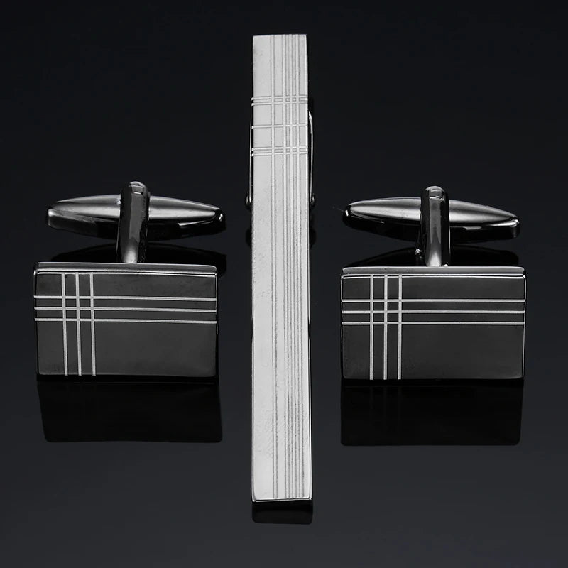 Ensemble boutons de manchette rectangulaires en métal noir et argenté et pince cravate assortie, modernité et sophistication