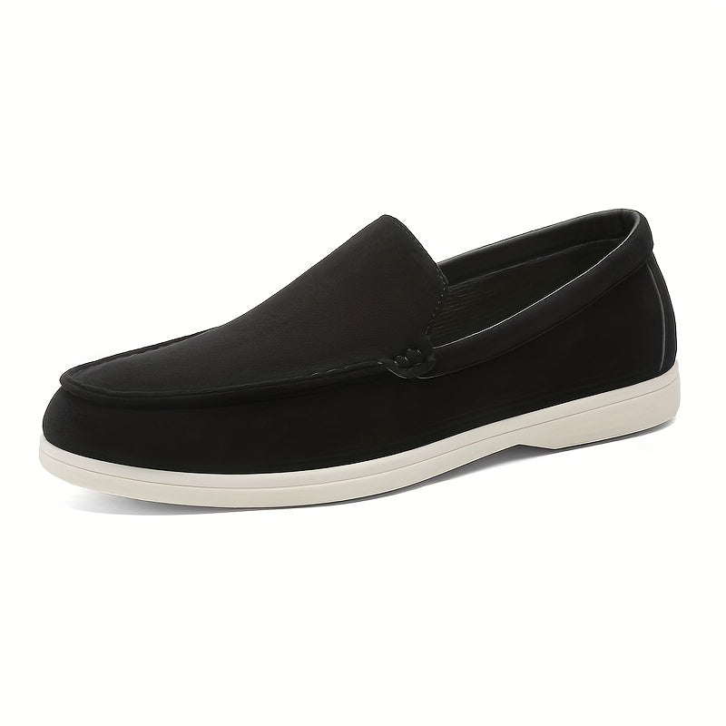 Mocassins en daim noir, silhouette classique et chic