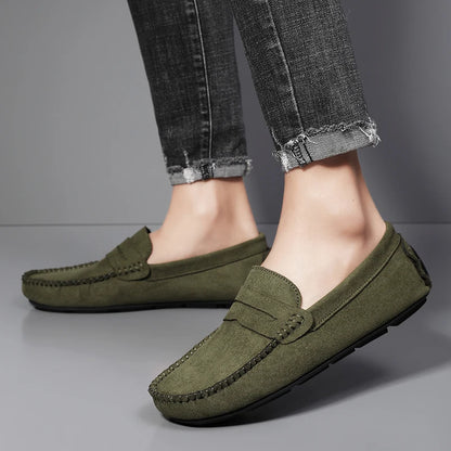 Chaussures mocassins verts daim homme confortables
