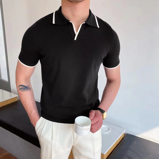 Polo slim fit en laine noir pour homme, élégant et confortable, parfait pour un look sophistiqué à l’anglaise.