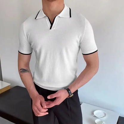Polo homme blanc en laine, coupe slim fit, élégance à l’anglaise pour un look chic et raffiné.