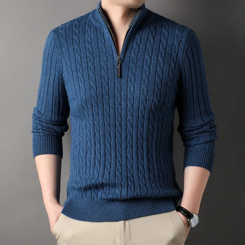 Pull GREGOR en laine côtelé bleu avec col roulé zippé, confort et style Old money pour un look  raffiné