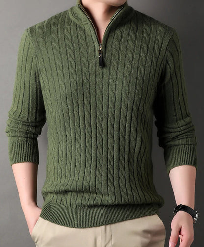 Pull GREGOR vert à col roulé zippé. Le mélange parfait de confort et de sophistication