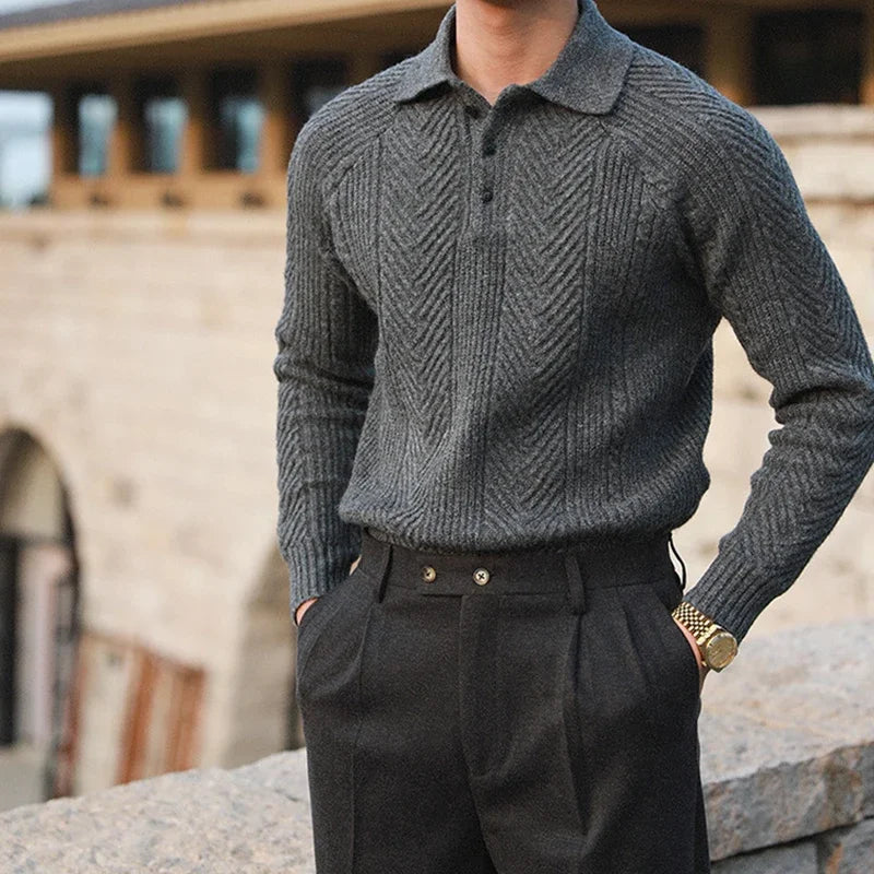 Pull LUCIAN gris texturé en laine avec col boutonné pour une allure élégante et un confort optimal tout au long de la journée
