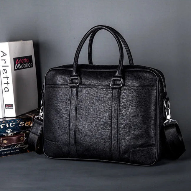 Porte-documents en cuir noir haut de gamme, accessoire sophistiqué pour hommes d’affaires