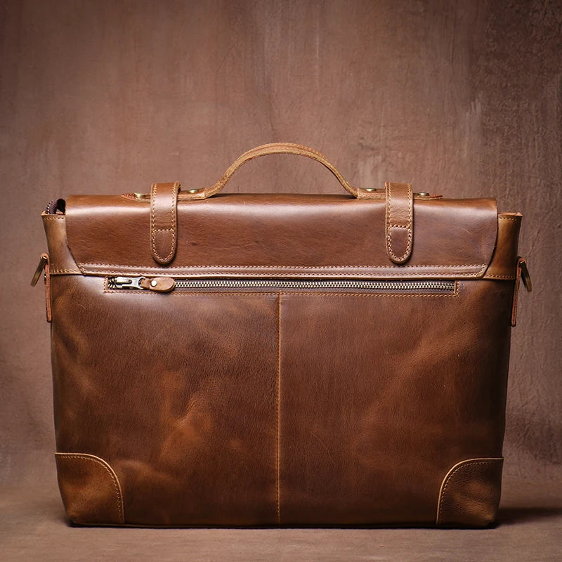 Sacoche rétro en cuir véritable marron, vue arrière avec coutures apparentes
